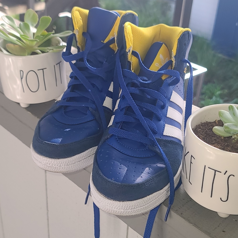 Adidas mens shoes size 9.5